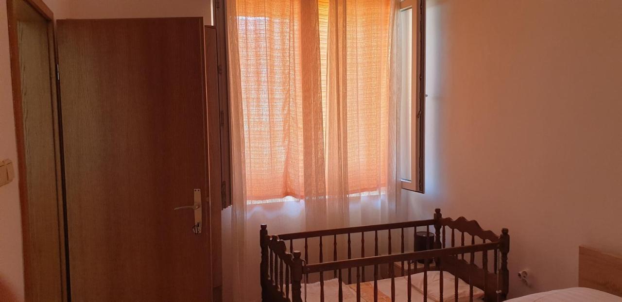 Apartments Pharia イェルサ エクステリア 写真